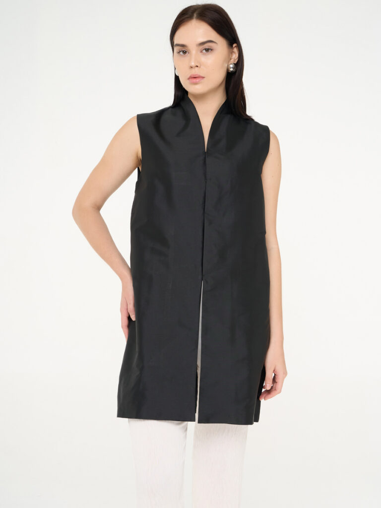Long Sleeveless Collared Vest Black